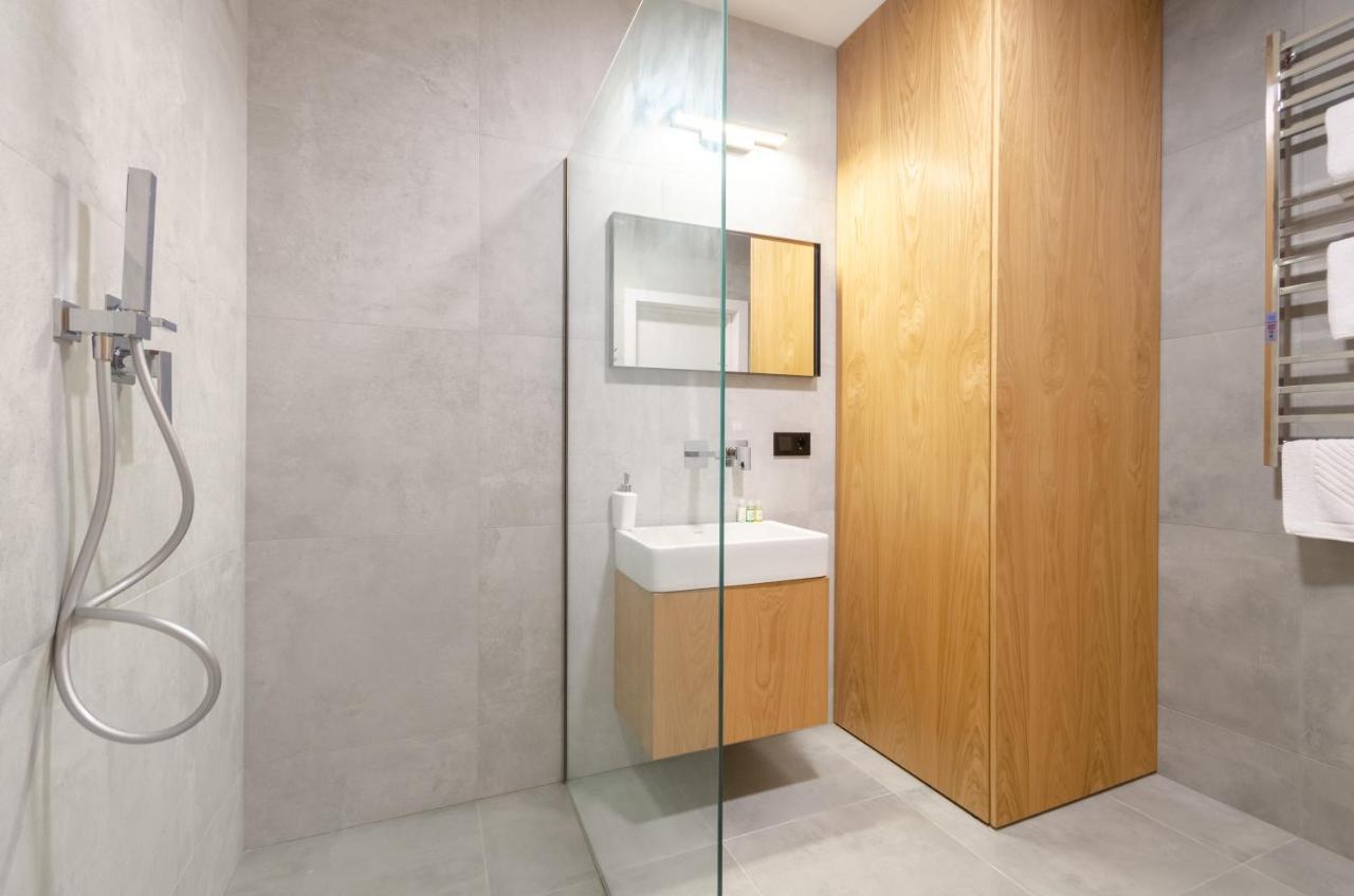 Petrovdom 12-95 Loft Apartments At Rc Kvartet, 16Г Vasyl Lypkivskyi Street 基輔 外观 照片