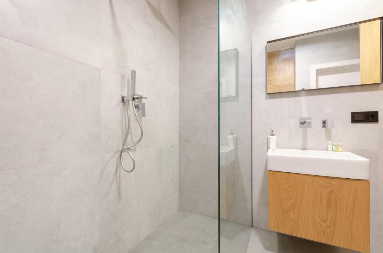 Petrovdom 12-95 Loft Apartments At Rc Kvartet, 16Г Vasyl Lypkivskyi Street 基輔 外观 照片